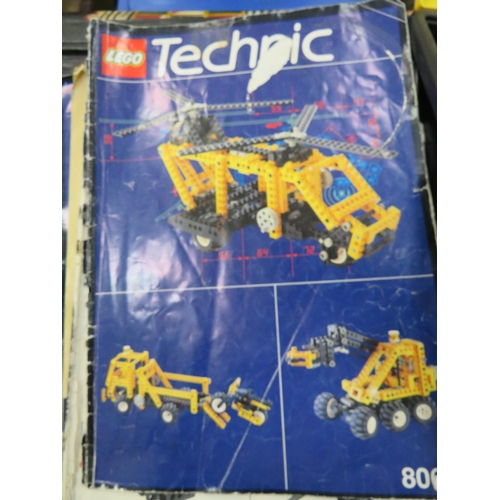 790 - Large amount of 1990's Lego to include Technic Lego, Railtrack, 9V Transformer. Lots of Lego. See ph... 