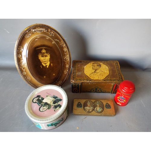 1039 - Mixed lot to include a interesting portrait plaque by Ridgway and a vintage Edward VIII Tin. etc