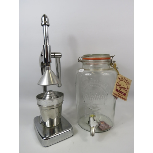 131 - Stainless steel juicer and a large Kilner juice dispensing jar.