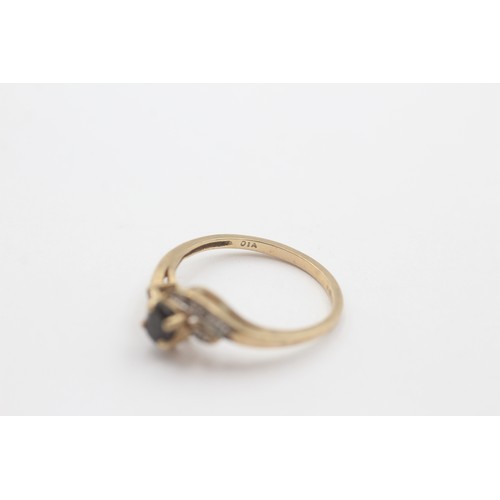 22 - 9ct gold sapphire & diamond twist setting dress ring (1.9g)     798356   Ring Size 'O'