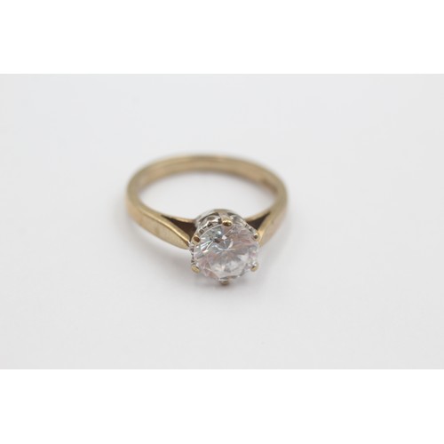 42 - 9ct gold vintage clear gemstone solitaire cathedral setting ring (2.8g)     798330
Ring Size 'J'