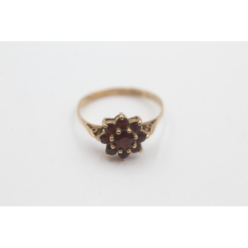 48 - 9ct gold vintage garnet cluster dress ring (1.5g)   808812   Ring Size 'K'