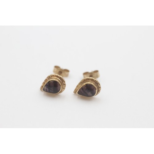 69 - 9ct gold vintage blue john stud earrings (1.5g)     808774