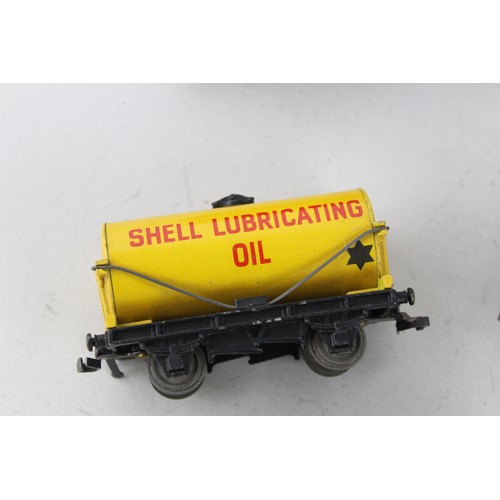 90 - 10 x Vintage Hornby Dublo OO Gauge Carriages & Rolling Stock Inc Shell Etc      Vintage Hornby Dublo... 