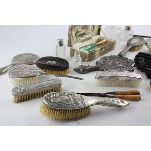 95 - 25 x Vintage Assorted Ladies VANITY Inc Crystal, Boxed, Brushes Etc     Vintage Assorted Ladies VANI... 