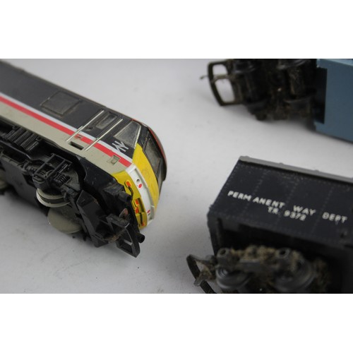 100 - 7 x HORNBY / TRIANG Oo Gauge Locos & Rolling Stock Inc British Railways 90028      HORNBY / TRIANG O... 