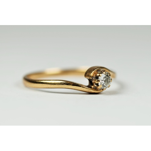 184 - 9ct Yellow Gold Solitaire Diamond set ring.   Diamond 3.4mm   0.15pts approx   Finger size 'R-5'   1... 