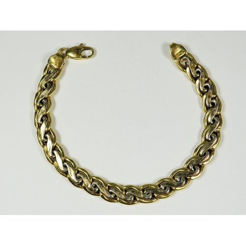 239 - 18ct Yellow and White Gold 8 inch Bracelet.  19.1g