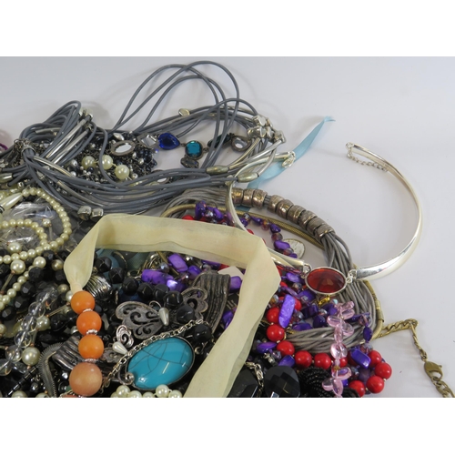 277 - Approx 3kg of costume jewellery including some statement necklaces.