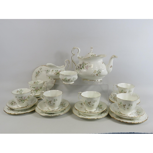 60 - Royal Albert Harworth teaset 23 pieces in total.