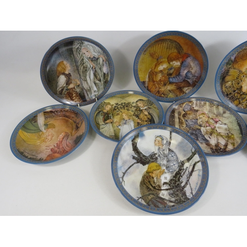 102 - 8 Sulamith Wulfing collectors plates.