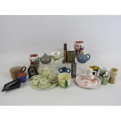 92 - Mixed collectables lot including a Brambly Hedge mini cup.