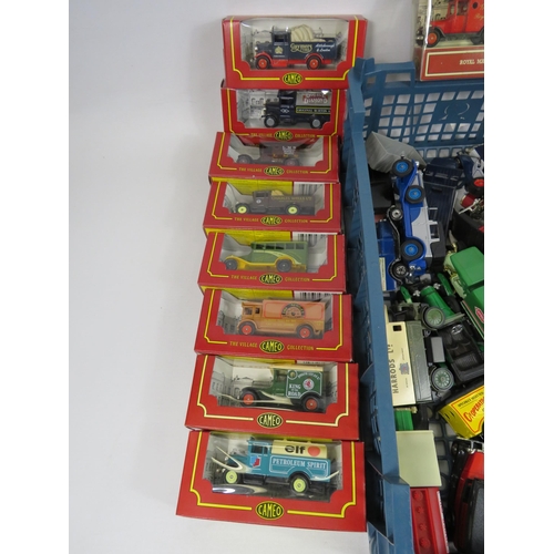 194 - Large selection of boxed Corgi Cameo collection diecast vehicles plus a selection of other diecast v... 