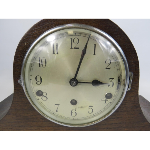 196 - Vintage oak cased chiming mantle clock 9 1/4