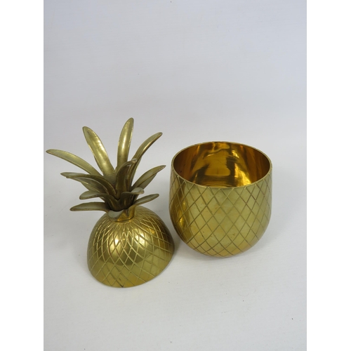 200 - Vintage brass pineapple ice bucket which measures approx 9.5