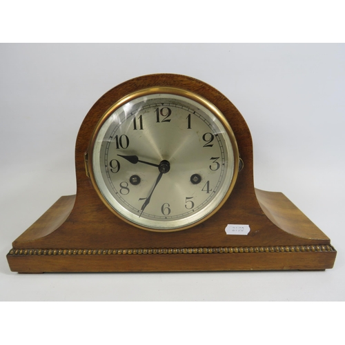 206 - German wooden mantle clock in working condition. 8.5