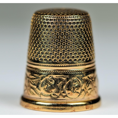 525 - Antique 9ct Yellow Gold thimble. Hallmarked with Swiss import mark.  Amazing condition. 3.2g. With b... 