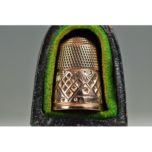 526 - antique 9ct Yellow Gold thimble. Hallmarked for Birmingham 1902. Henry Cook & Sons.  Amazing conditi... 