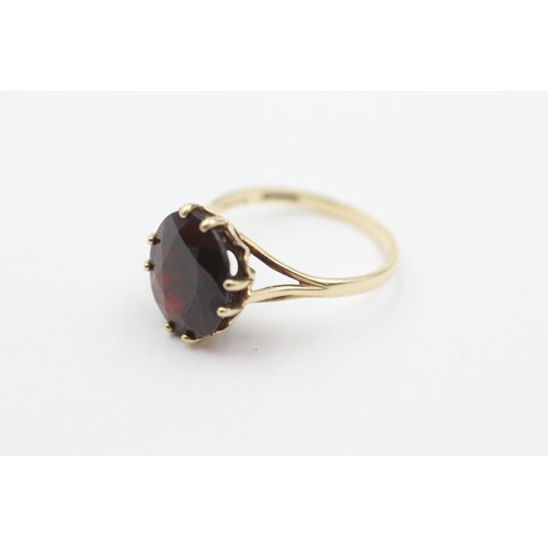 423 - 9ct gold vintage smoky quartz cocktail ring (2.8g)     734648