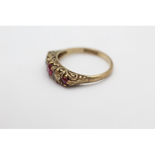 431 - 9ct gold vintage synthethic ruby & white gemstone gypsy setting ring (2.2g)     734498