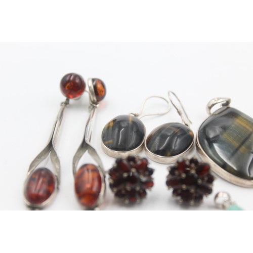 460 - 8 x .925 gemstone set jewellery including amber, garnet and turquoise (56g)      832801