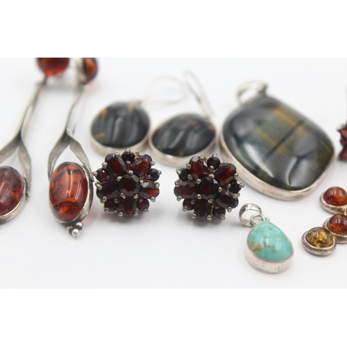 460 - 8 x .925 gemstone set jewellery including amber, garnet and turquoise (56g)      832801