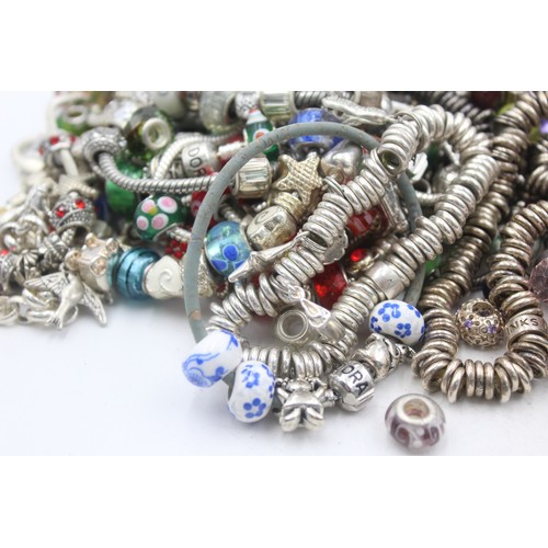 469 - 1.5kg assorted fashion charm bracelets and charms     454026