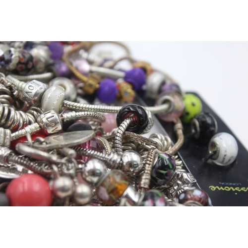 469 - 1.5kg assorted fashion charm bracelets and charms     454026