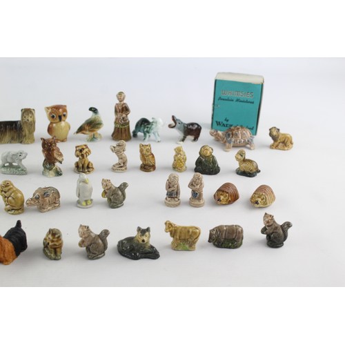 360 - Job Lot Vintage Assorted Ceramic Figures Inc WADE WHIMSEYS     627530