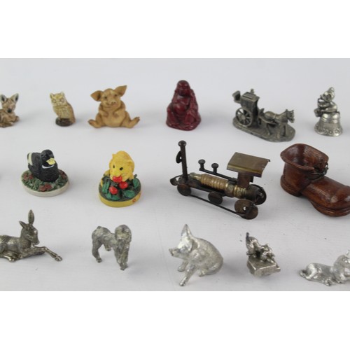 376 - 35 x Assorted Vintage MINIATURE Ornaments Inc Bee, Mice, Buddah Etc     627539