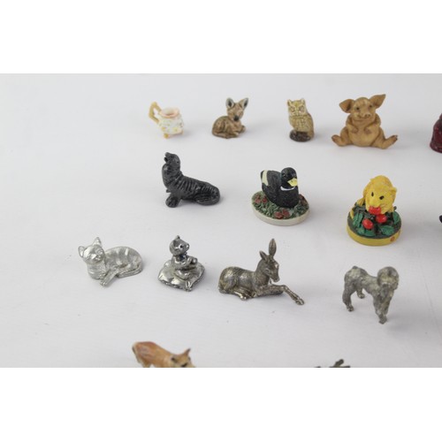 376 - 35 x Assorted Vintage MINIATURE Ornaments Inc Bee, Mice, Buddah Etc     627539