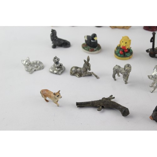 376 - 35 x Assorted Vintage MINIATURE Ornaments Inc Bee, Mice, Buddah Etc     627539