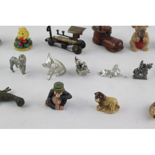 376 - 35 x Assorted Vintage MINIATURE Ornaments Inc Bee, Mice, Buddah Etc     627539