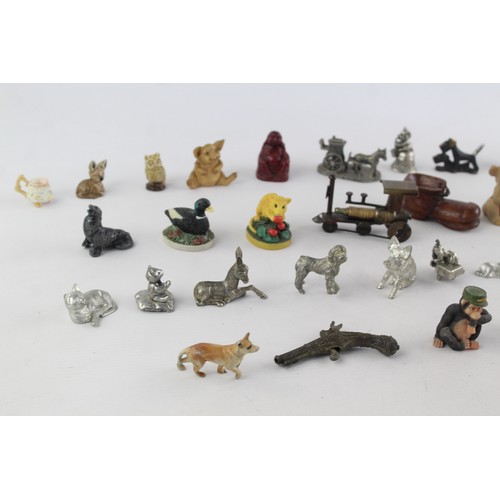 376 - 35 x Assorted Vintage MINIATURE Ornaments Inc Bee, Mice, Buddah Etc     627539