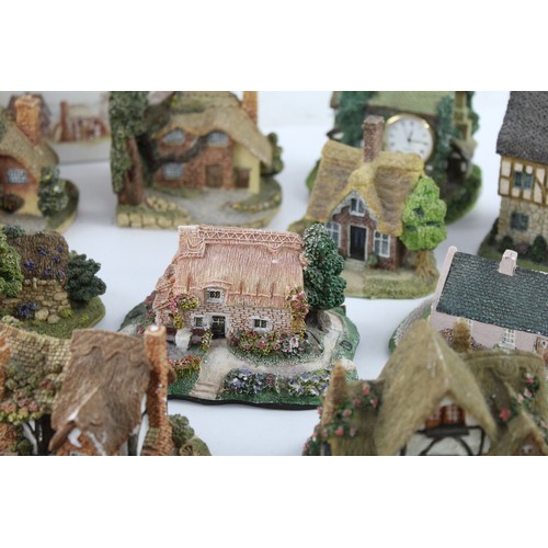 377 - 34 x Assorted Vintage Minature Ceramic Cottages Inc Lilliput Lane, John Hine     627572