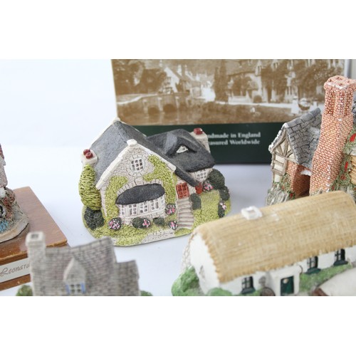 377 - 34 x Assorted Vintage Minature Ceramic Cottages Inc Lilliput Lane, John Hine     627572