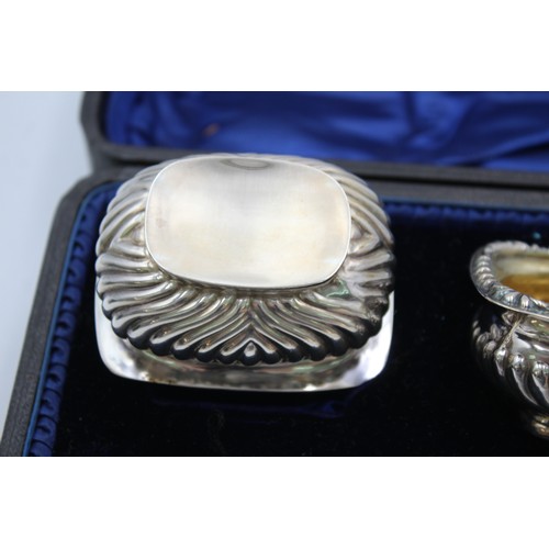 397 - 2 x Antique Hallmarked 1902 London STERLING SILVER Salt Dishes Cased (65g)     664632