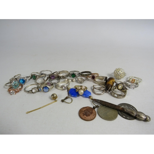 318 - Various sterling silver and costume jewellery ladies rings.