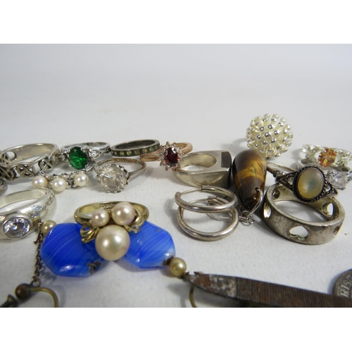 318 - Various sterling silver and costume jewellery ladies rings.