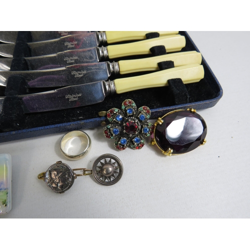 340 - Mixed lot to include vintage brooches, a rolled gold bracelet, butter knives etc.