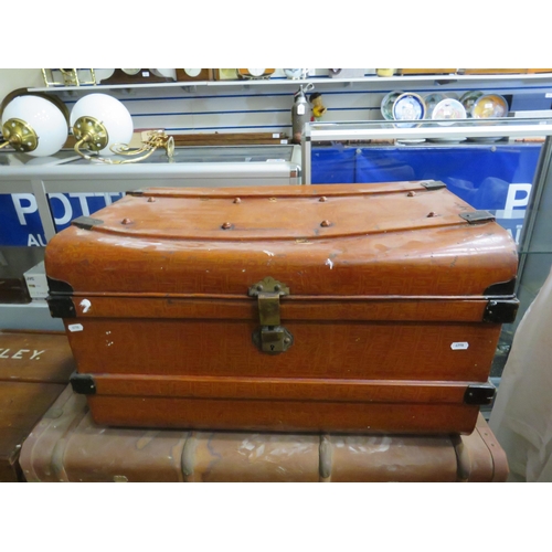 627 - Vintage metal travel trunk, 27 by 17.5