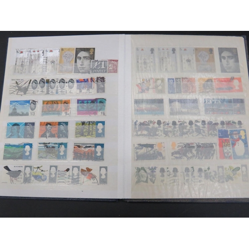 544 - Nicely presented selection of Vintage and Modern GB stamps to include 2d Blues, Penny Reds etc. see ... 