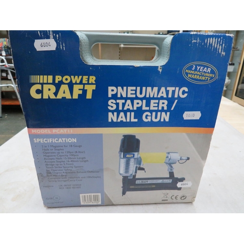 1060 - Powercraft Nail and staple gun. Complete with original box. See photos.