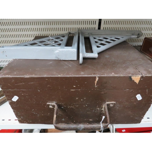 1069 - Strong wooded toolbox containing plumbing equipment. See photos.