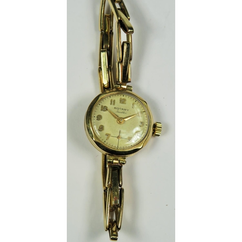 400 - Ladies Rotary Watch with a 9ct Yellow Gold Case, Expanding metal strap. Non runner for spares or rep... 