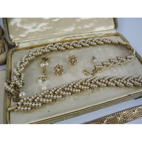 675 - Boxed vintage Ciro of Bond street london, Pearl Necklace, Braclet and earrings set etc