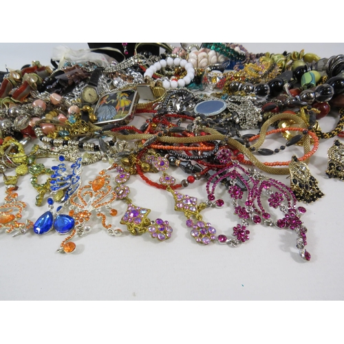 508 - Mixed costume jewellery lot including Necklaces, earrings etc.