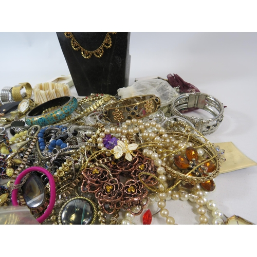 509 - Mixed costume jewellery lot including Necklaces, rings, watches etc.