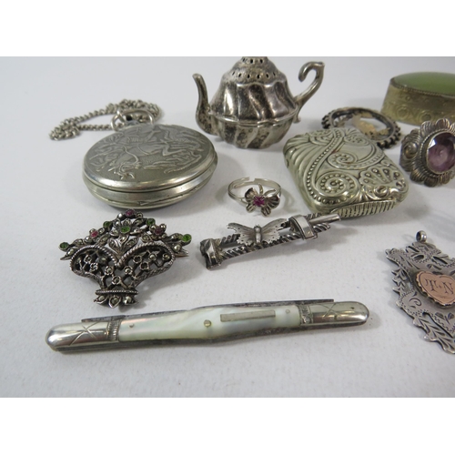 519 - Mixed lot of sterling silver and white metal Jewellery and collectables.