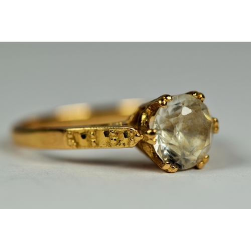 419 - 18ct Yellow Gold Clear Gemstone set ring.  Small  Finger size I-5 to J    2.5g